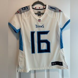 White Women’s Fit size M Tennessee Titans Burks Jersey